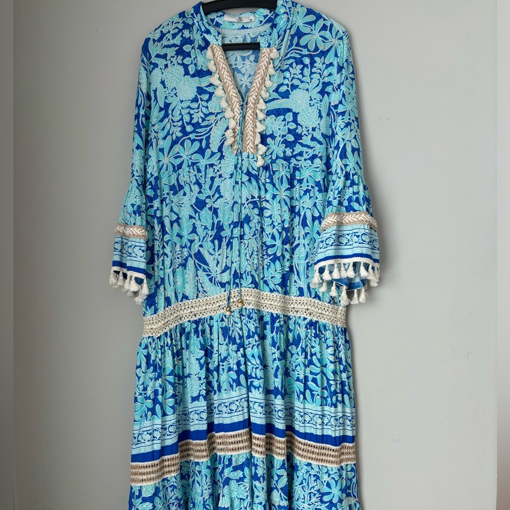 DRESS BY LAST QUEEN